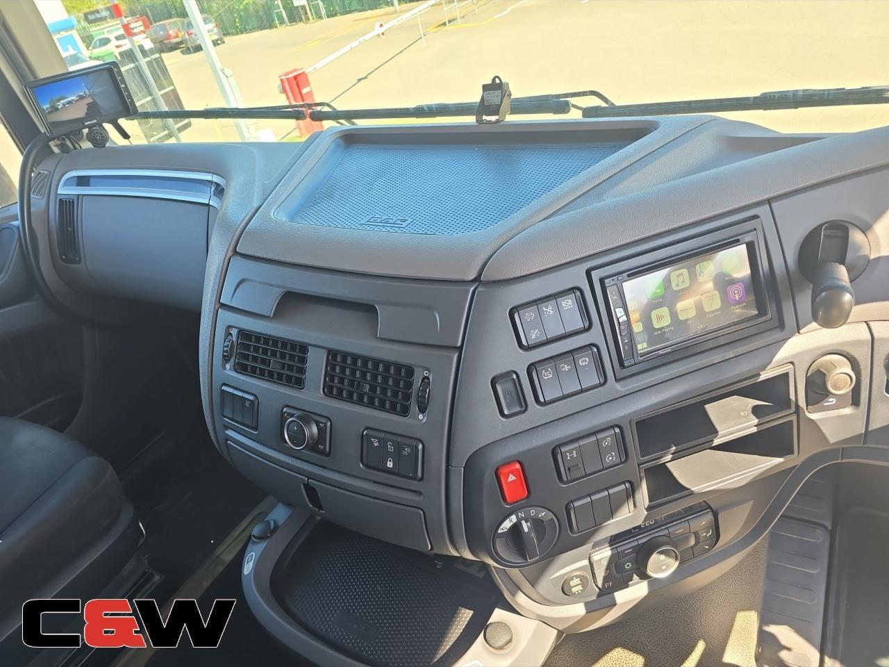 Vehicle image 27